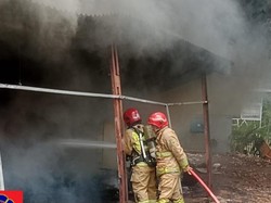 Gudang Komputer di Cibinong Kebakaran, Diduga Dipicu Bakar Sampah