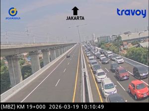 Lalin Tol MBZ Arah Cikampek Padat Pagi Ini