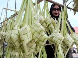 Mau Bikin Ketupat di Rumah? Ketahui 4 Teknik Masaknya