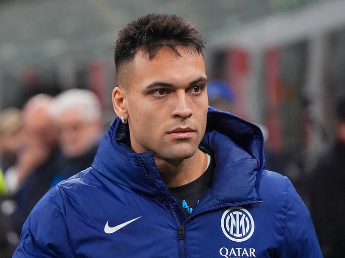 Lautaro Martinez plays during the match between AC Milan and FC Internazionale in Serie A at Giuseppe Meazza Stadium in Milan, Italy, on March 8, 2026. (Photo by Alessio Morgese/NurPhoto via Getty Images)