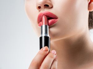 Video: Tutorial Soft Baddie Makeup yang Bikin Semua Orang Auto Noleh