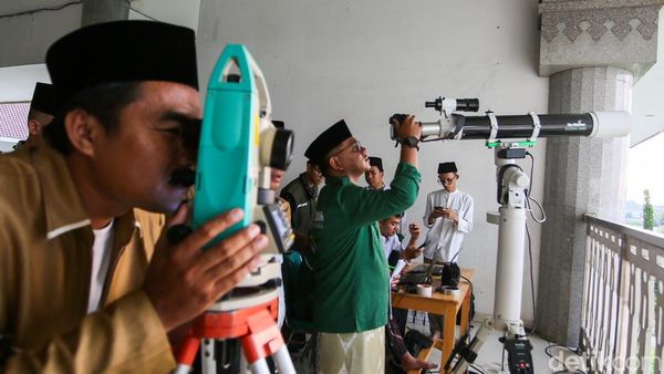 Melihat Pemantauan Hilal di Jakarta Barat