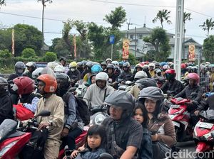 Jalur Menuju Suramadu Padat, Pemudik Motor Mengular Panjang