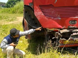 Detik-detik Calya Vs Bus di Tol Tegal Tewaskan 4 Pemudik