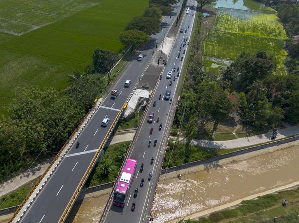 Puncak Mudik Pantura, Ratusan Ribu Kendaraan Melintas ke Jawa Tengah