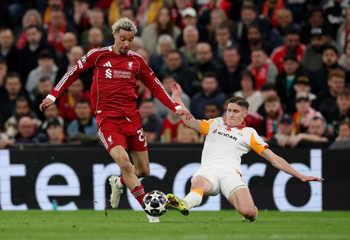 Liverpool tampil dominan saat menggulung Galatasaray 4-0 di leg kedua babak 16 besar Liga Champions, tadi malam.