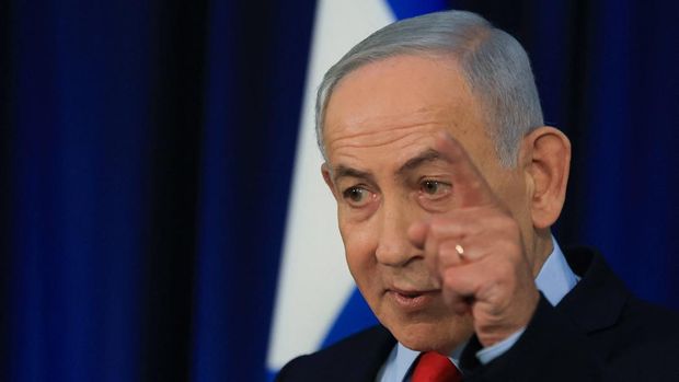 Perdana Menteri Israel Benjamin Netanyahu berbincang dalam konvensi pers, di tengah bentrok AS-Israel dengan Iran, di Yerusalem, 19 Maret 2026. REUTERS/Ronen Zvulun/Pool