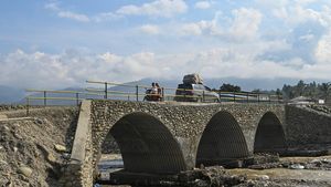 Jembatan Rampung, Akses Desa di Gayo Lues Kembali Terhubung