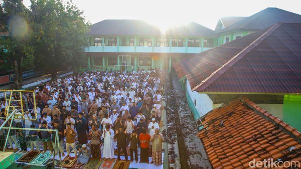 Lebih Dulu Rayakan Lebaran, Jamaah Muhammadiyah Padati Lokasi Salat