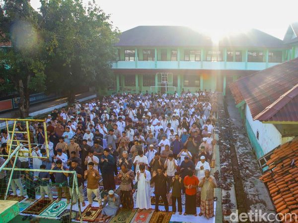 Lebih Dulu Rayakan Lebaran, Jamaah Muhammadiyah Padati Lokasi Salat