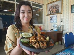 Lapar Saat Mudik Lewat Jombang? Wajib Mampir Pecel Lele Bu Nita