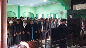 Momen Khusyuk Jemaah An-Nadzir Salat Idul Fitri 2026 di Gowa