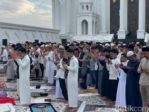 Khidmatnya Ribuan Jemaah Muhammdiyah di Jambi Salat Idulfitri