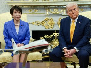 Video Ekspresi PM Jepang Takaichi Saat Trump Nyeletuk soal Pearl Harbor