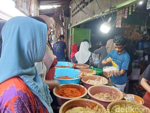 Jelang Lebaran, Pedagang Bumbu di Pasar Sukaramai Medan Diserbu Pembeli