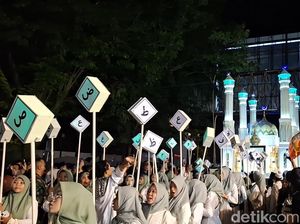 Lautan Manusia Padati Jalan Pejanggik, Pawai Takbiran Mataram Pecah Meriah