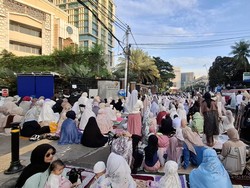 Pesan Khotbah Id di PP Muhammadiyah: Umat Diminta Tak Boros-Gemar Berbagi