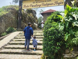 Wisata Lebaran ke Batu Pandang Ratapan Angin di Dieng