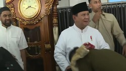 Warga Sebut Alhamdulilah Saat Prabowo Subianto Tiba di Aceh Tamiang