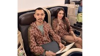 Gaya Angel Karamoy & Gusti Ega Libur Lebaran ke Paris Pakai Jaket Couple