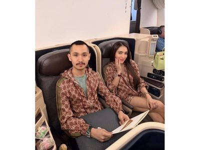 Gaya Angel Karamoy & Gusti Ega Libur Lebaran ke Paris Pakai Jaket Couple