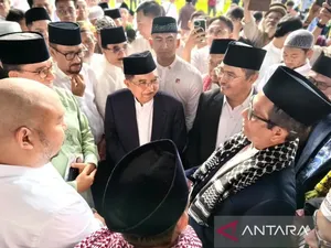 Momen Bareng Anies, JK, Mahfud Md dan Didit Prabowo Usai Salat Id