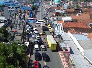 Didominasi Kendaraan Pribadi, Pelabuhan Ketapang Ramai Lancar