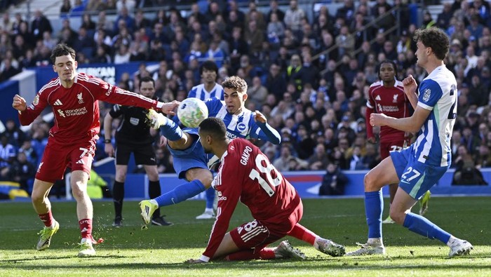 Soccer Football - Premier League - Brighton & Hove Albion v Liverpool - The American Express Community Stadium, Brighton, Britain - March 21, 2026 Brighton & Hove Albions Yasin Ayari shoots at goal REUTERS/Tony O Brien EDITORIAL USE ONLY. NO USE WIT