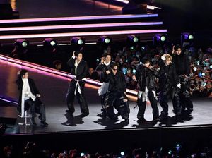 Video Momen Haru di Gwanghwamun: BTS Kembali untuk ARMY