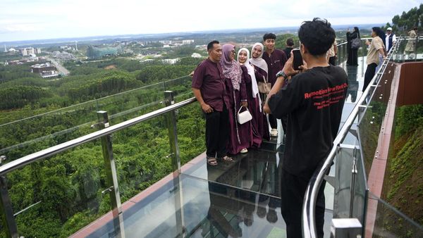 Jembatan Kaca IKN Jadi Daya Tarik Wisata Baru Saat Lebaran