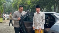 Lebaran di Jakarta, Jokowi Bareng Kaesang Salat Id di Masjid Al-Bina GBK
