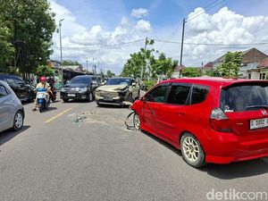 Honda Jazz Vs CRV di Bojonegoro Adu Banteng, Penumpang Selamat Semua