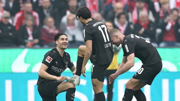 COLOGNE, GERMANY - MARCH 21: Jens Castrop of Borussia Monchengladbach celebrates scoring his teams third goal during the Bundesliga match between 1. FC Köln and Borussia Mönchengladbach at RheinEnergieStadion on March 21, 2026 in Cologne, Germany.