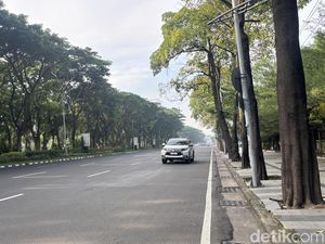 Foto Sepinya Jalanan Surabaya Saat Lebaran, Tinggal Pemain Inti