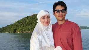 Potret Luna Maya dan Cinta Laura Lebaran di Atas Kapal di Raja Ampat