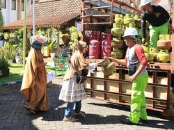 Operasi Pasar LPG 3 Kg Digelar di Seluruh Kecamatan Banyuwangi, Warga Antusias