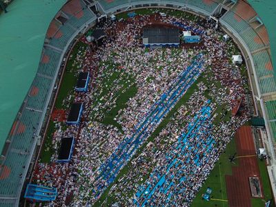 Perdana, Salat Id Digelar di Stadion Pakansari Bogor