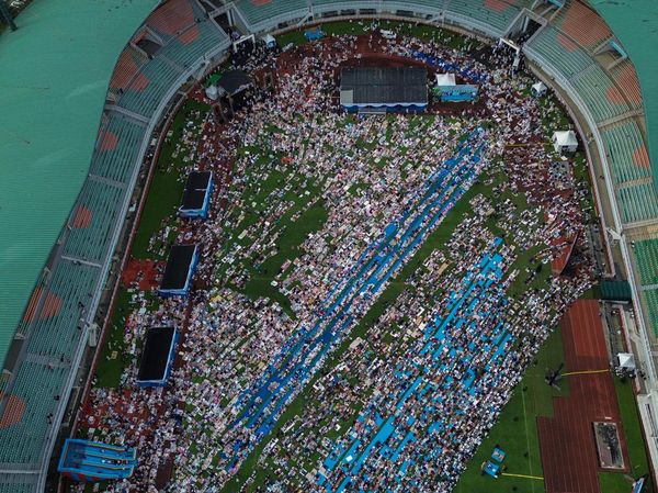 Perdana, Salat Id Digelar di Stadion Pakansari Bogor