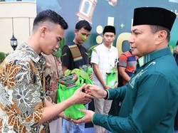 Rayakan Lebaran dan Hari Hutan, Polda Riau Berbagi Sedekah THR Pohon