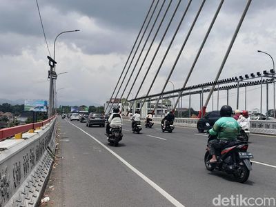Potret Jalanan di Kota Bandung di Hari Pertama Lebaran
