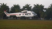 Video Hebohnya Warga Tuban Tonton Helikopter Prabowo Terbang