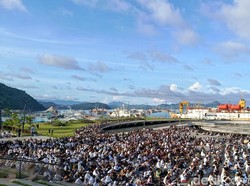 Pemudik di Kapal Bima-Makassar Salat Idulfitri di Pelabuhan Labuan Bajo