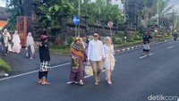 Momen Pecalang Ikut Amankan Salat Id di Karangasem Bali