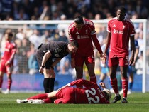Liverpool Kalah, Ekitike Cedera