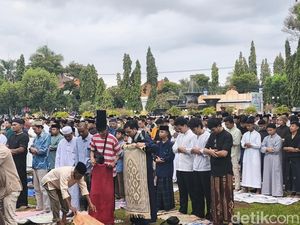 Salat Id di Taman Kota Singaraja dan Pesan Silaturahmi