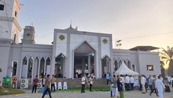 Sambut Kedatangan Prabowo, Jemaah Padati Masjid Darussalam Aceh Tamiang