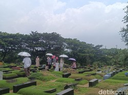 TPU Tanah Kusir Ramai Dikunjungi Peziarah Saat Lebaran 2026, Lalin Macet