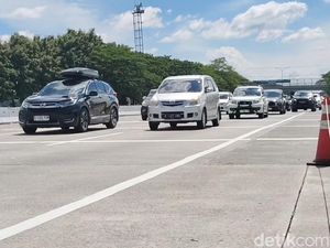 H+1 Lebaran Tol Cipali Meriah, Ribuan Kendaraan Melintas per Jam