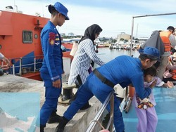 Libur Lebaran, Polairud Polda Metro Perketat Pengamanan di Dermaga Kali Adem