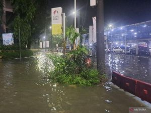 Terminal Kampung Rambutan Sempat Tergenang karena Luapan Kali Cipinang
